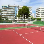Larimar, Piscina Y Deportes En Salou